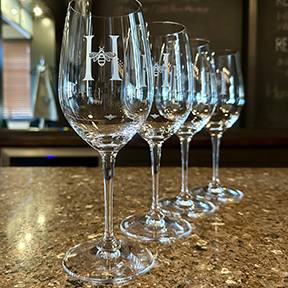 Product Image for Set of 4 White Wine Logo Glasses