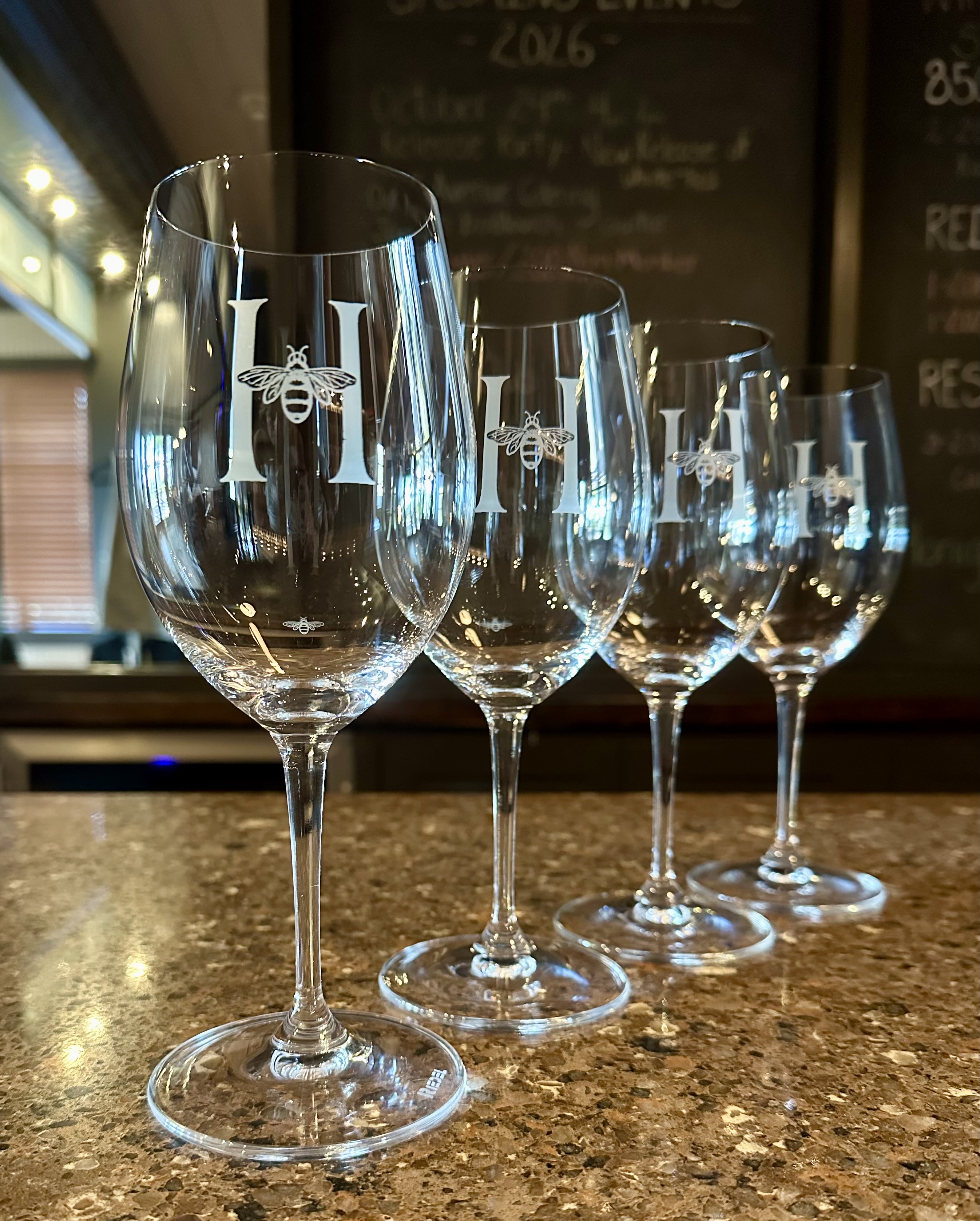 Product Image for Set of 4 Red Wine Logo Glasses